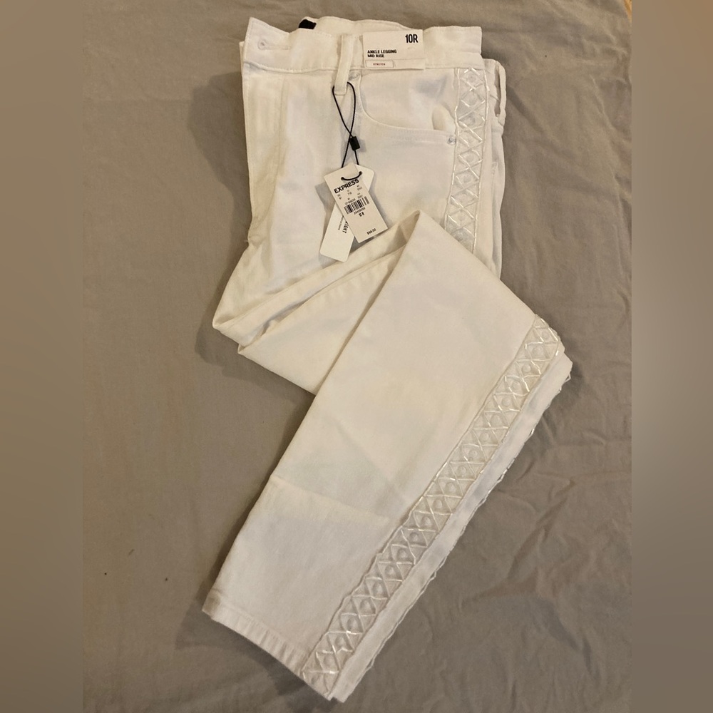 Express white ankle stretch pants
